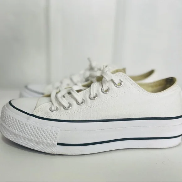 Converse Allstar White Canvas Sneakers with black stripes 👟👟 - Picture 5 of 7